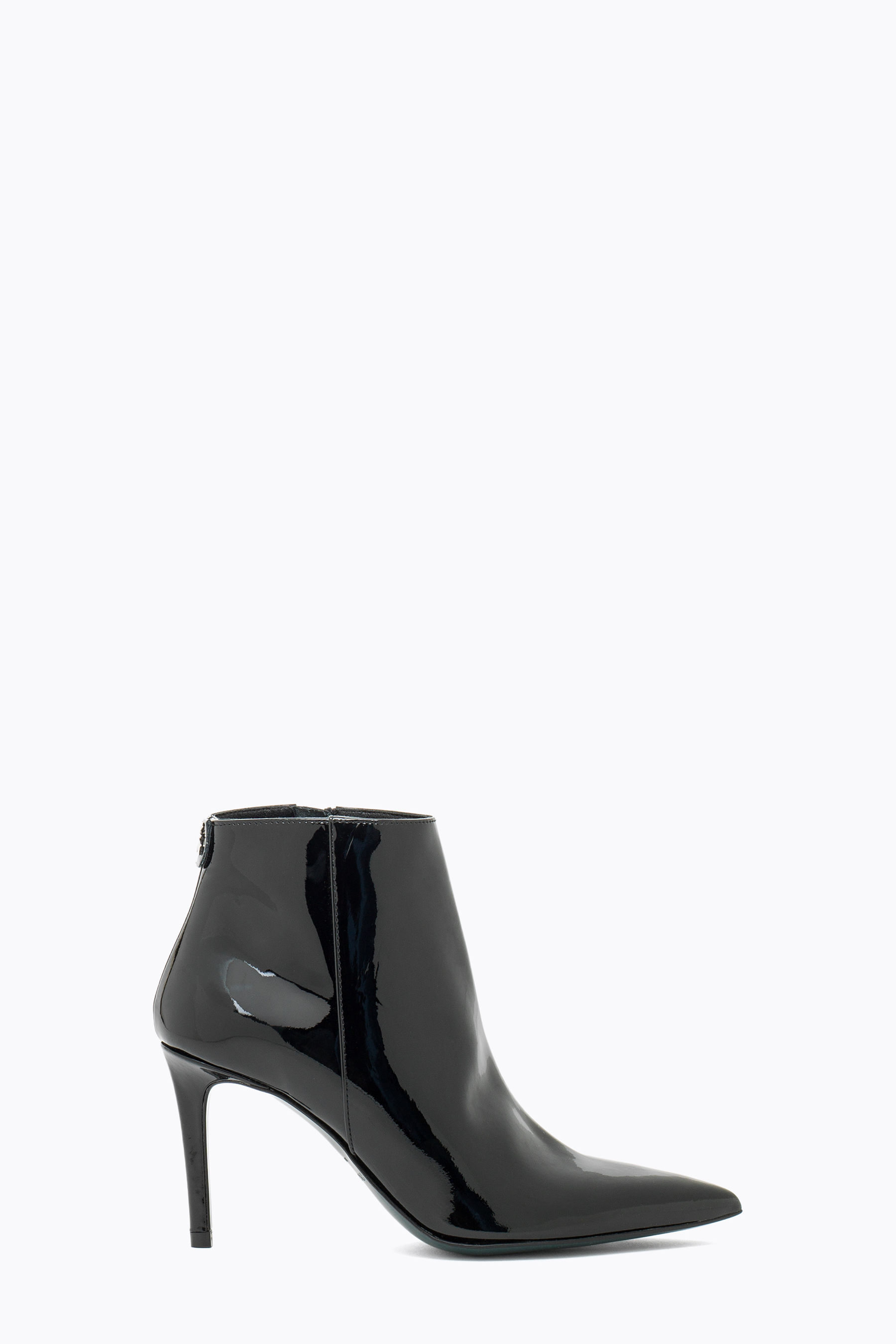 patent pointed boots
