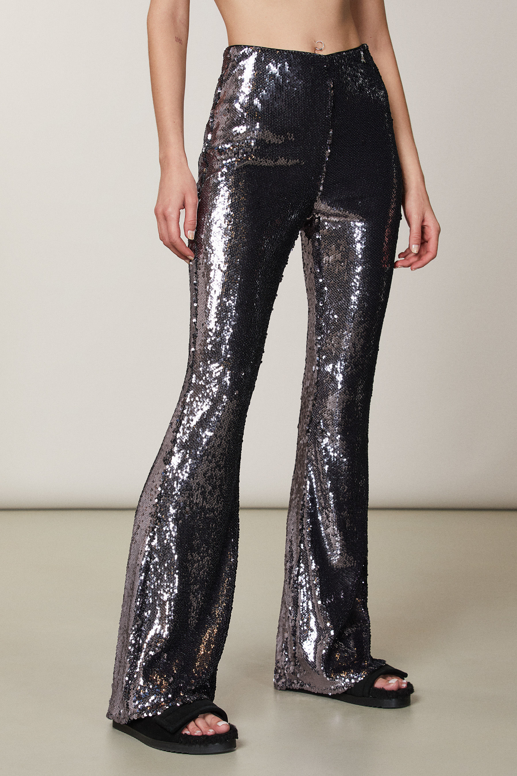 Missguided Silver Sequin Flared Leg Pants  ShopStyle Clothes and Shoes   Festliches outfit Modestil Festliche kleidung